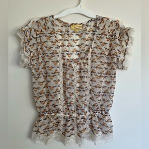 Small Scoop Neck Peplum Blouse by Princess Vera Wang. NWOT. Running dogs print.